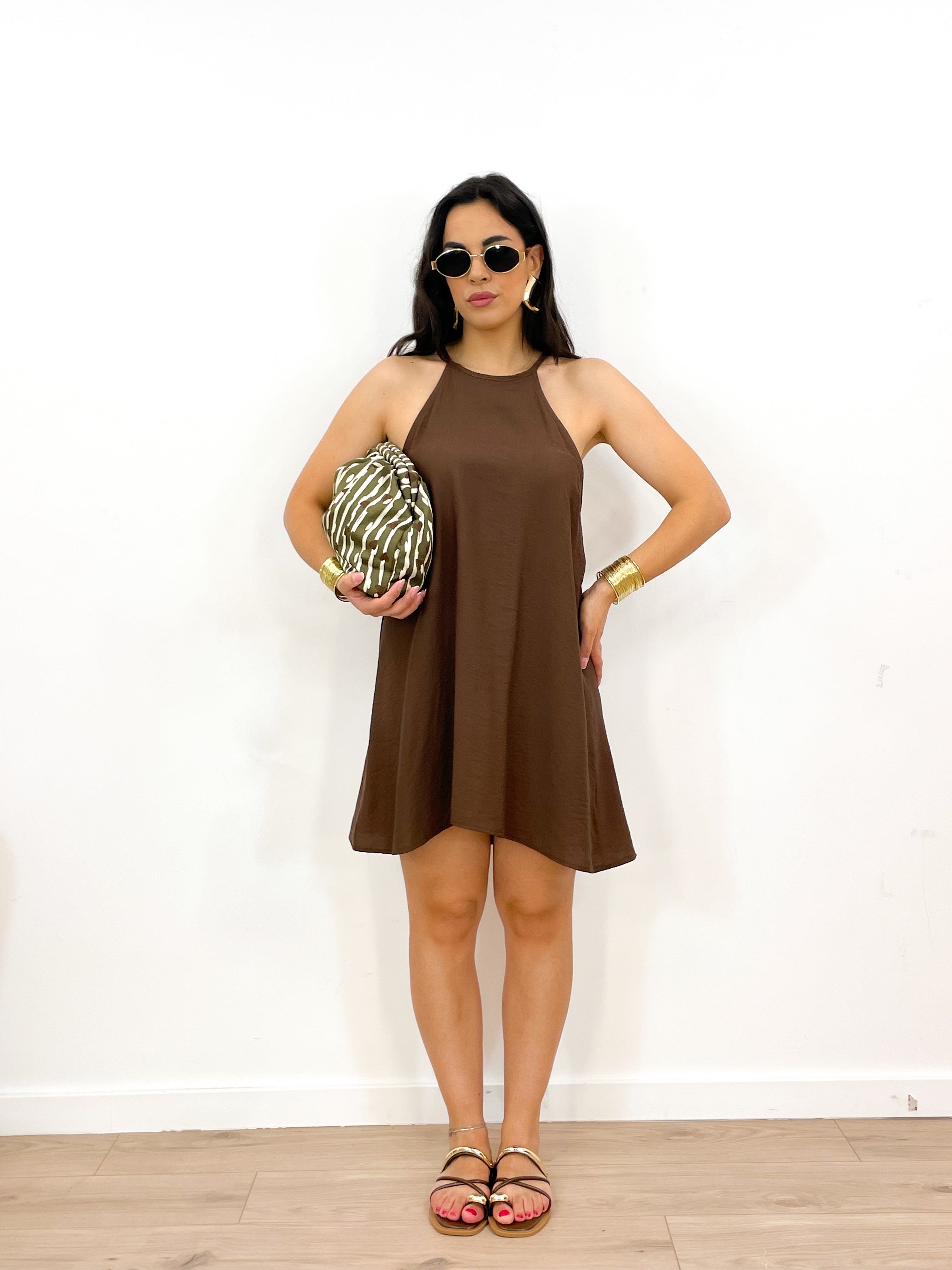 Abito minimal marrone