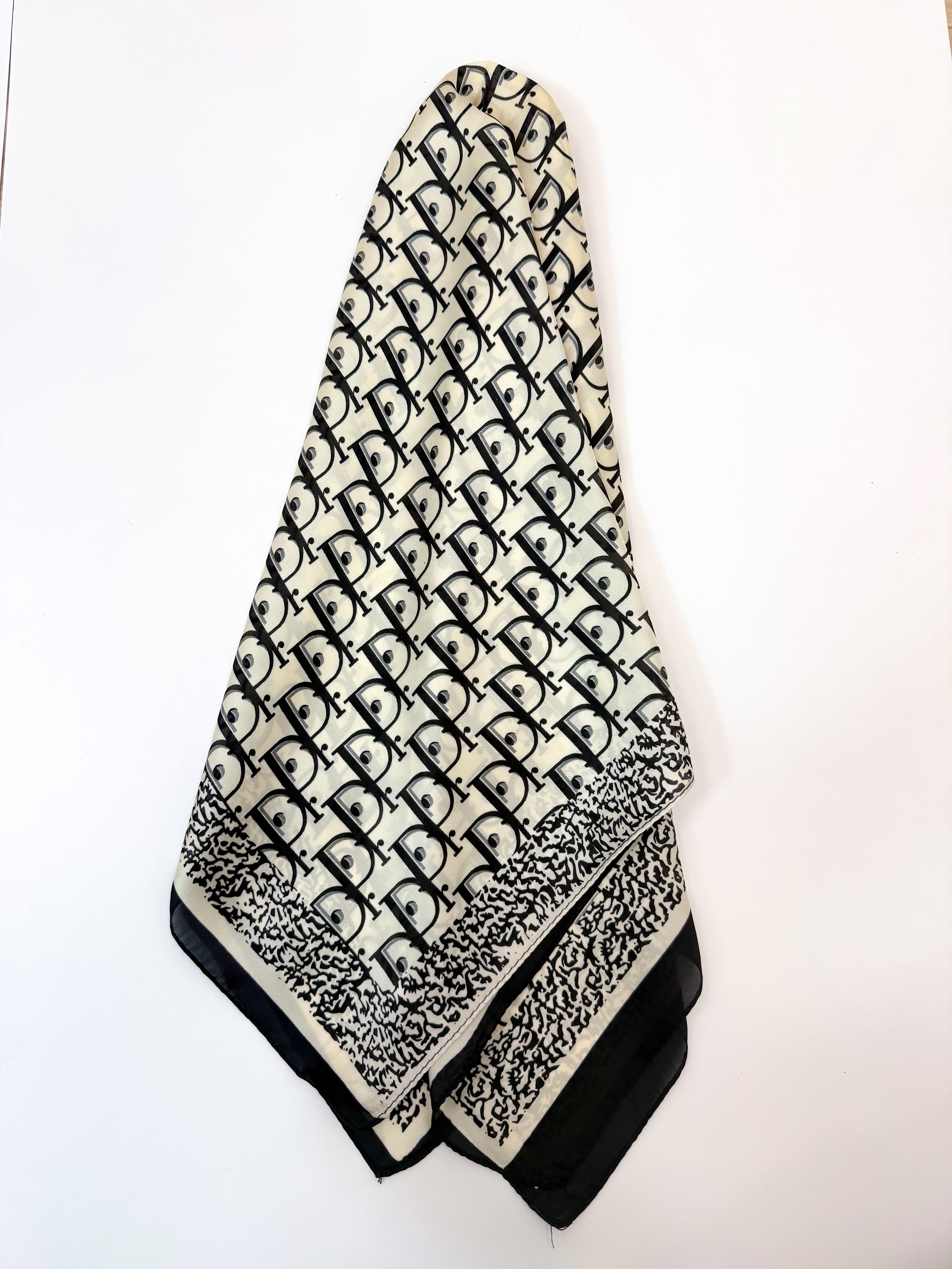 Foulard D bianco/nero